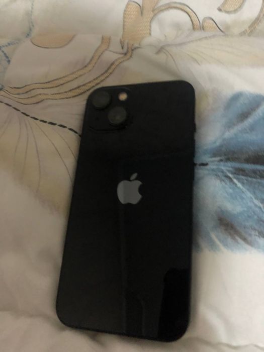 Продаю iPhone 13