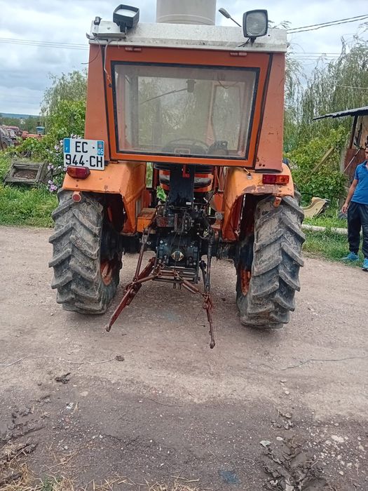 Tractor universal 445