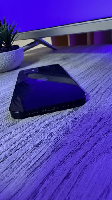 iPhone 12 – stare foarte bună, 82% sănătatea bateriei