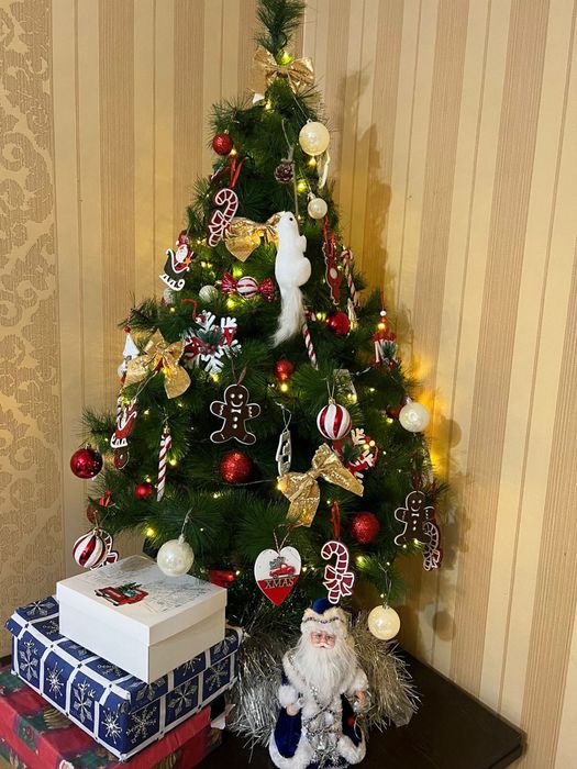 Продам елку!