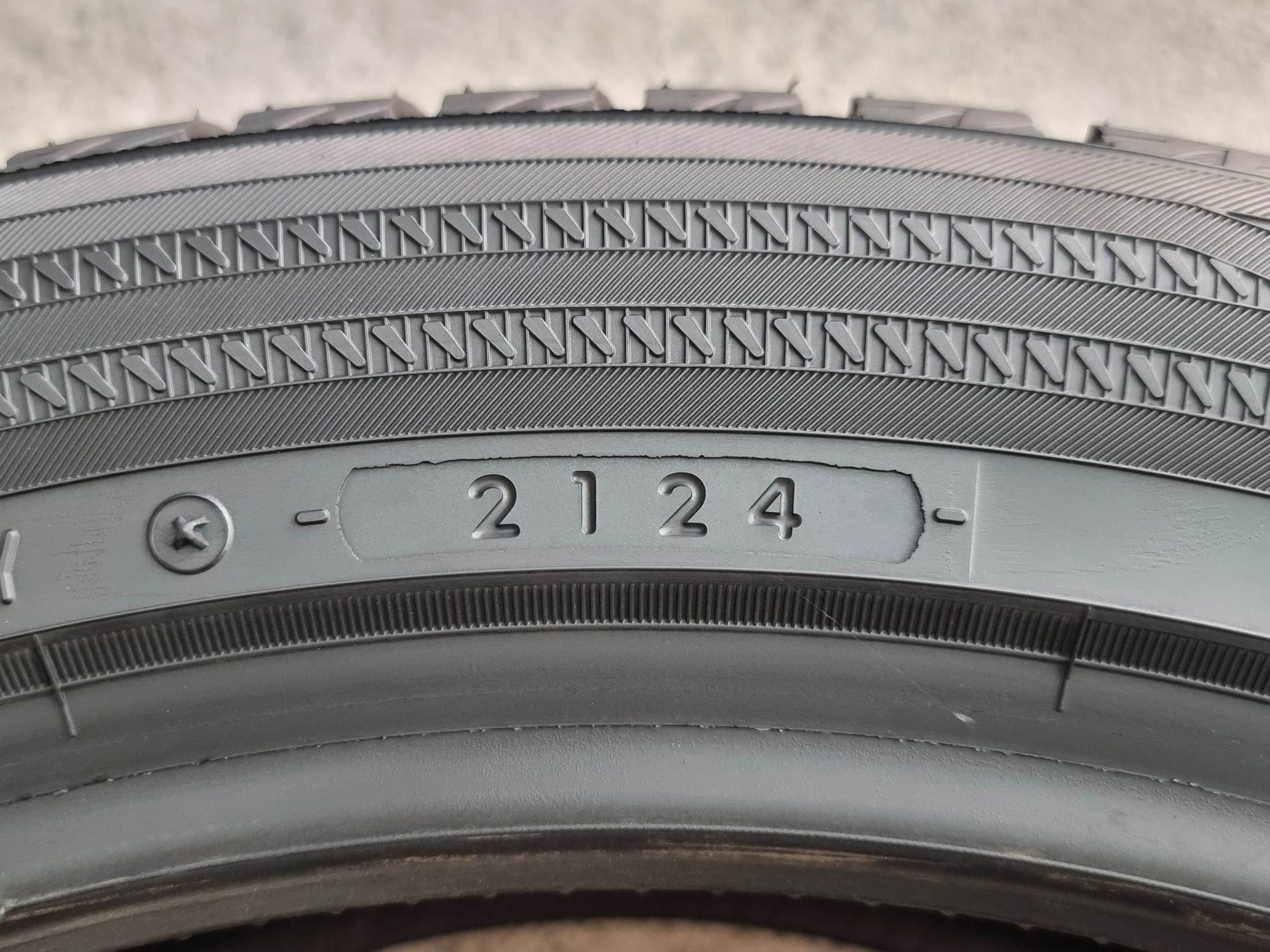"Dot 24" 245/45/19 Yokohama 4Броя: 850лв 7.5мм