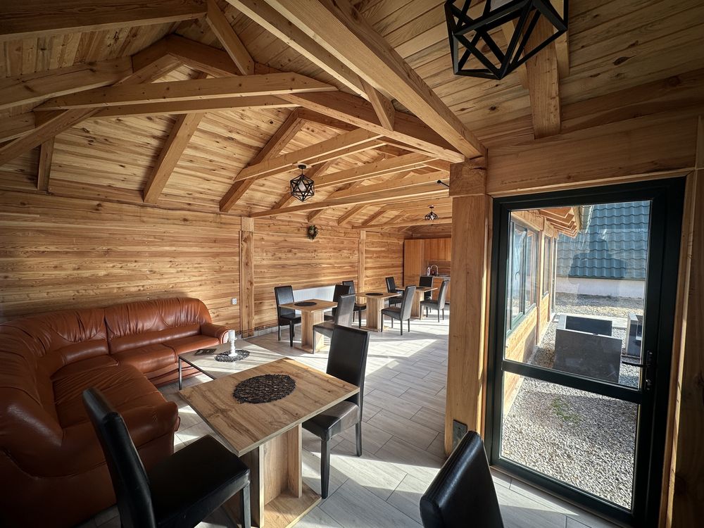 Cabana A-frame cu piscină de inchiriat