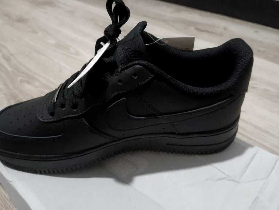НОВЫЕ кожаные кроссовки NIKE Air Force 1