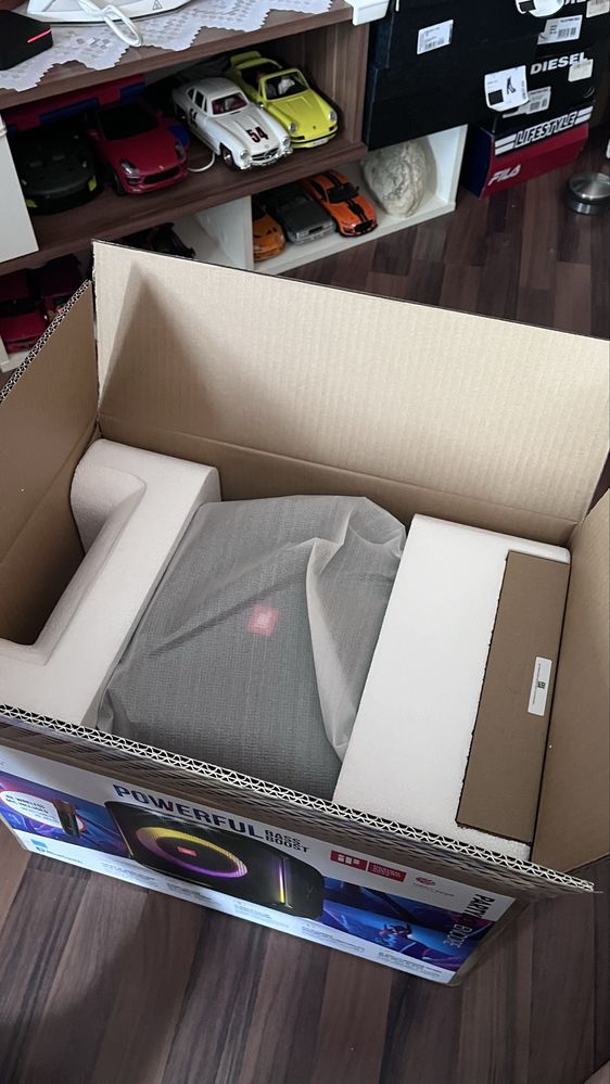 Нов JBL PartyBox Encore bluetooth 100W Нов! Гаранция! Караоке!