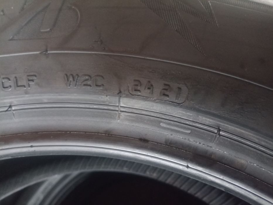 4 anvelope de iarna ca noi Bridgestone 215/65 R17 dot 2421