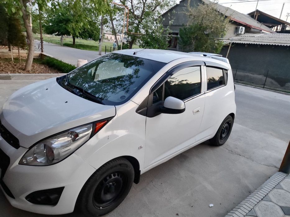 Spark 2014 Белый механика