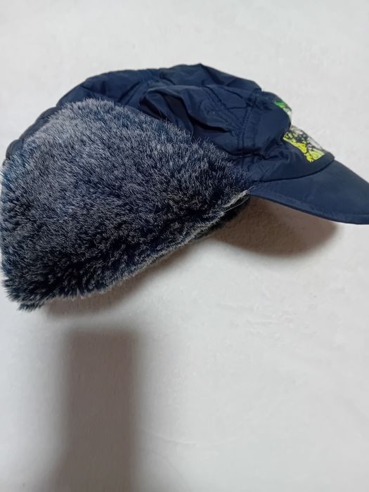 Vând geacă și căciulă îmblănită cu mănuși