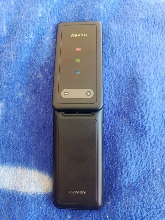 Novey telefoni. Yaxshi ideal holatda karopka  bor