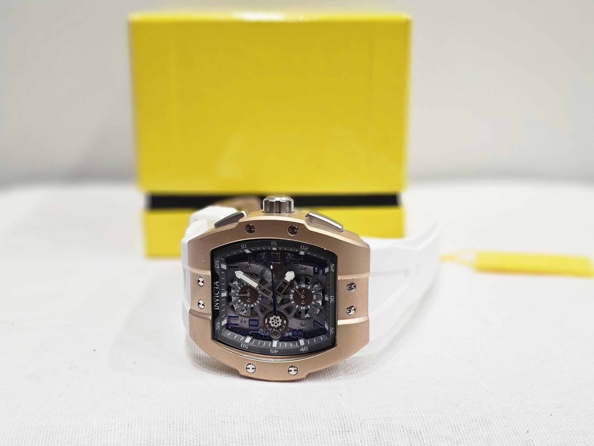 Мъжки часовник INVICTA Racing White and Rose Gold