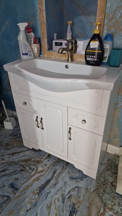 Lavoar baie cu baterie si dulap