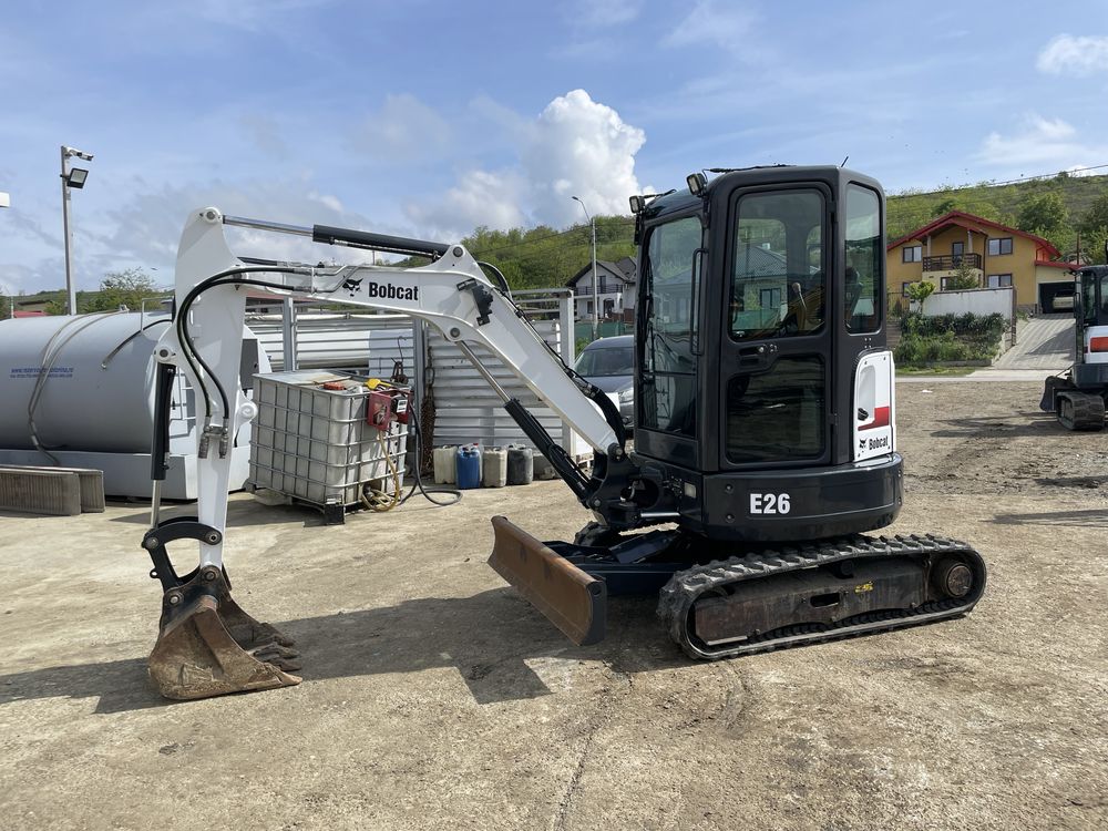 Miniexcavator Bobcat E26