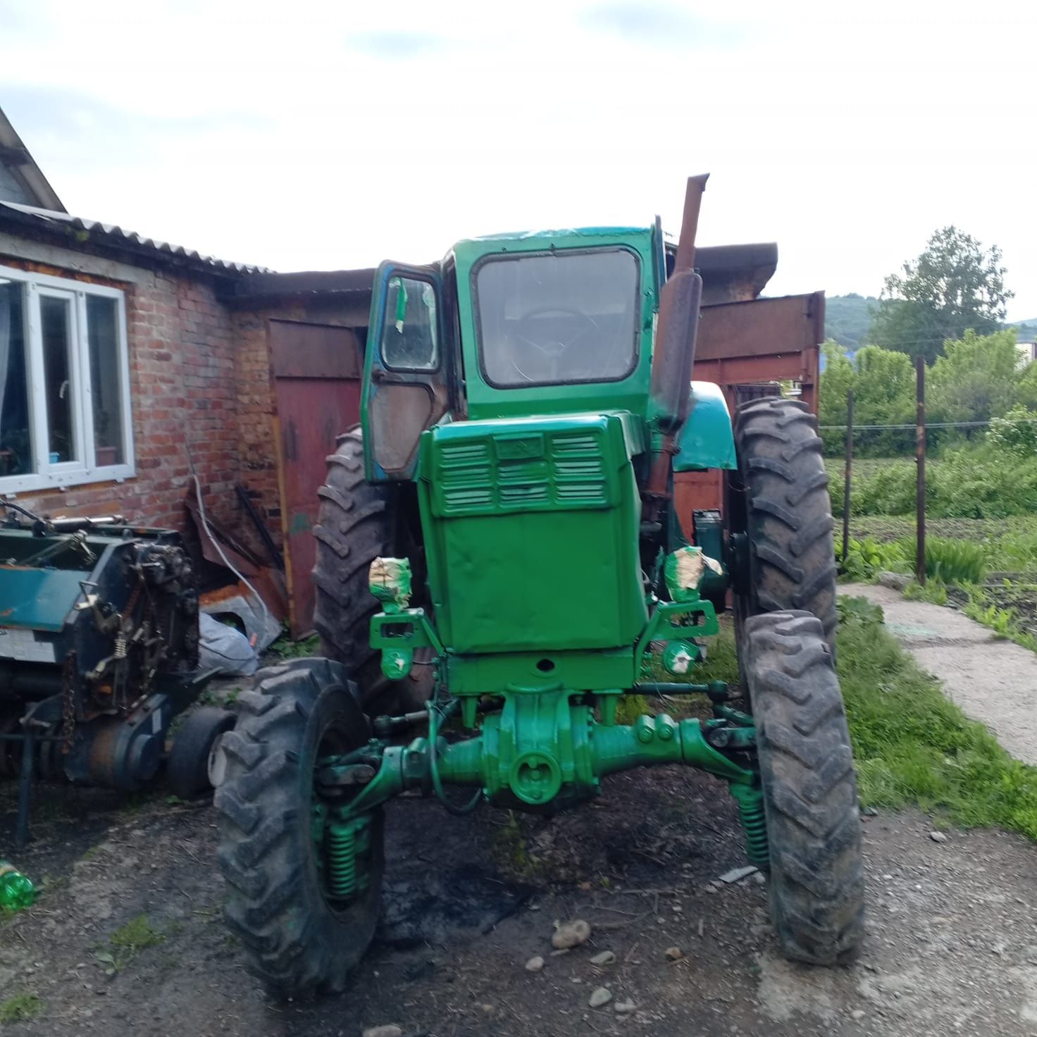 Продается трактор , телега , плуг, грабли