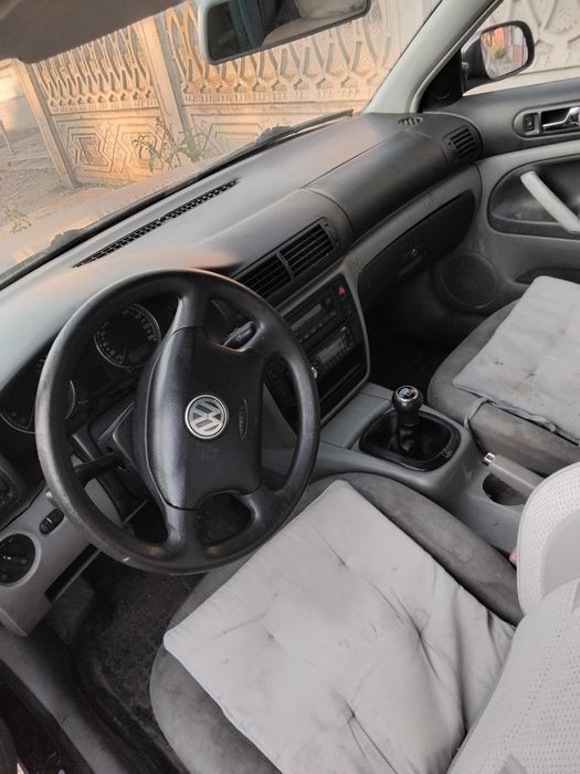 Vând Volkswagen Passat