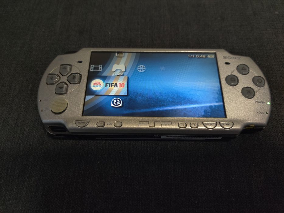 Psp 2004 negru si limited edition final fantasy vii