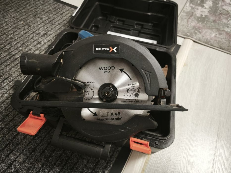 Fierastrau circular Dexter