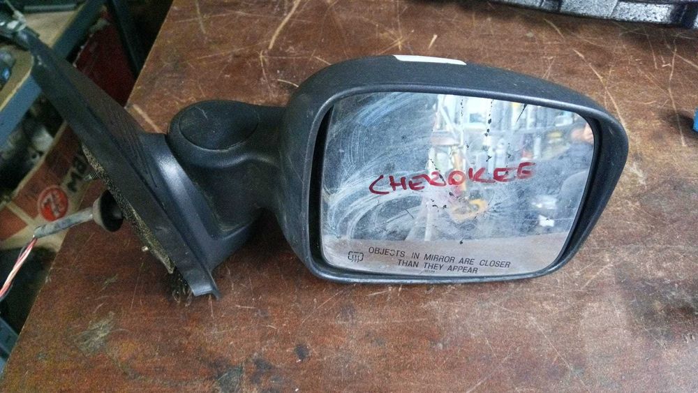 Дясно огледало за Чероки