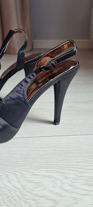 Sandale negre elegante 39