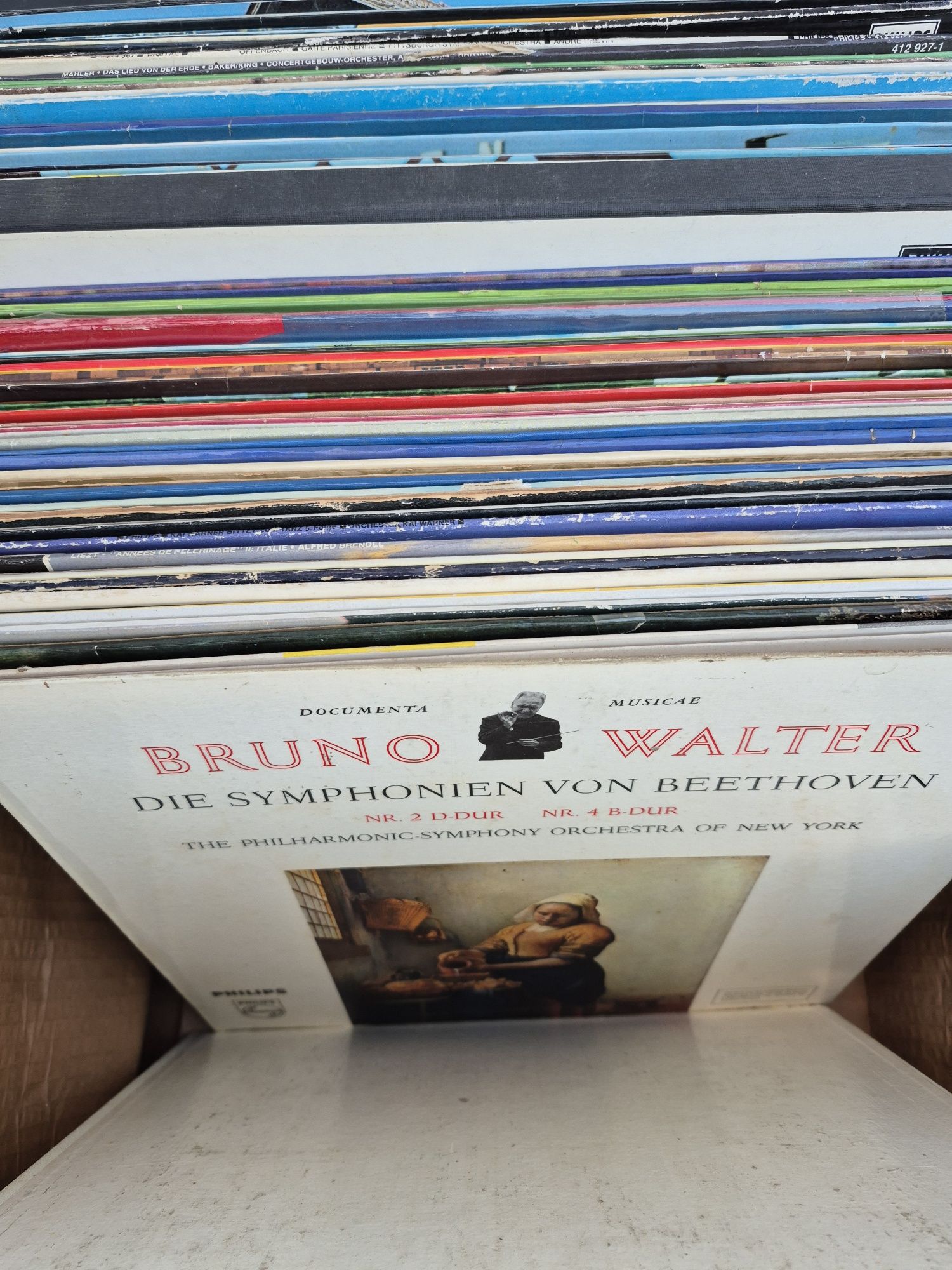 Lot Discuri Vinil colectie 64 in stare buna cu muzica clasică 
- Tot