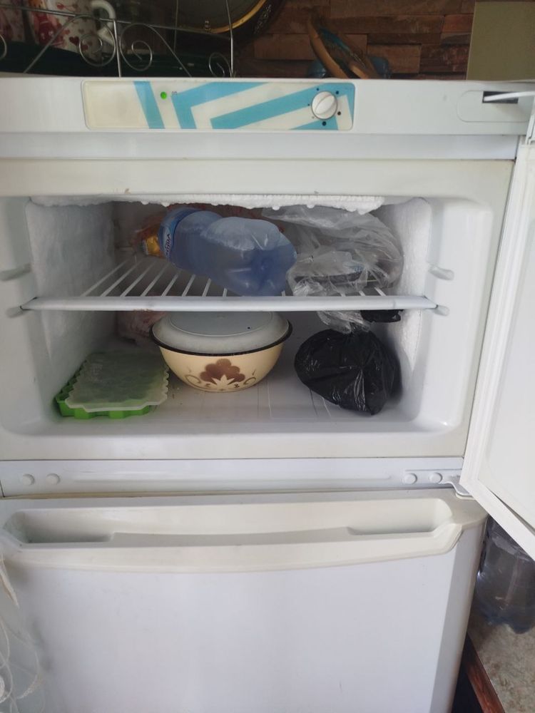 Продается холодильник Indesit