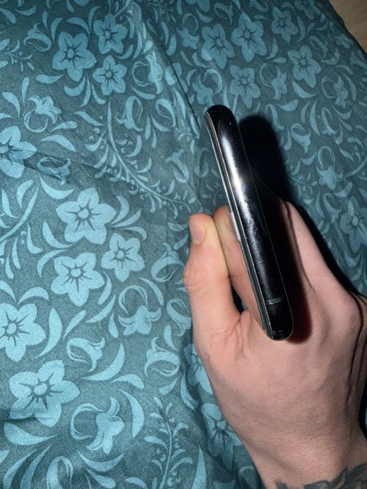 Продавам Iphone XS