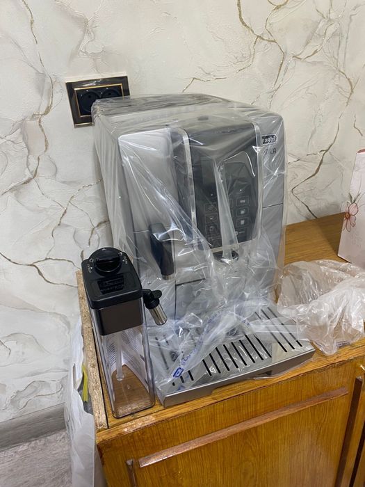 Кофемашина Delonghi ECAM 350.75 серебристый