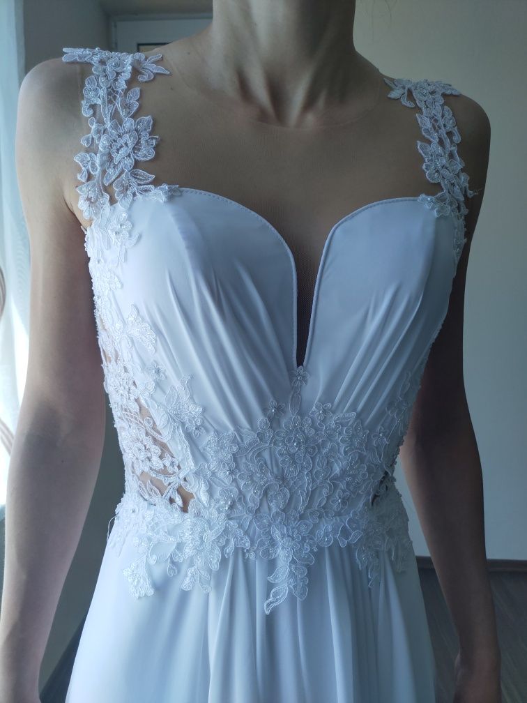Сватбена рокля ...