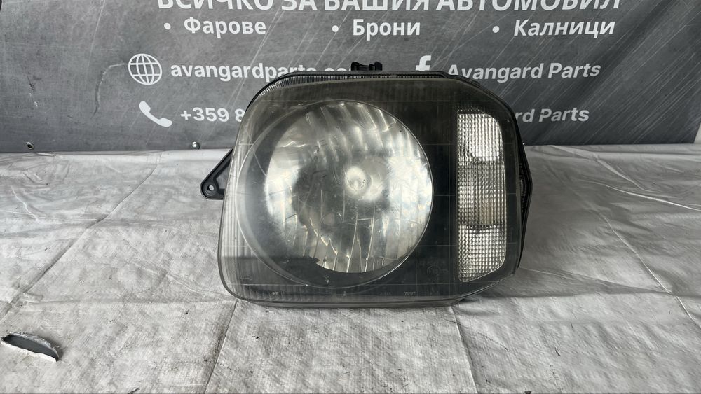 3 броя десен и 1 брой ляв фар Suzuki Jimny