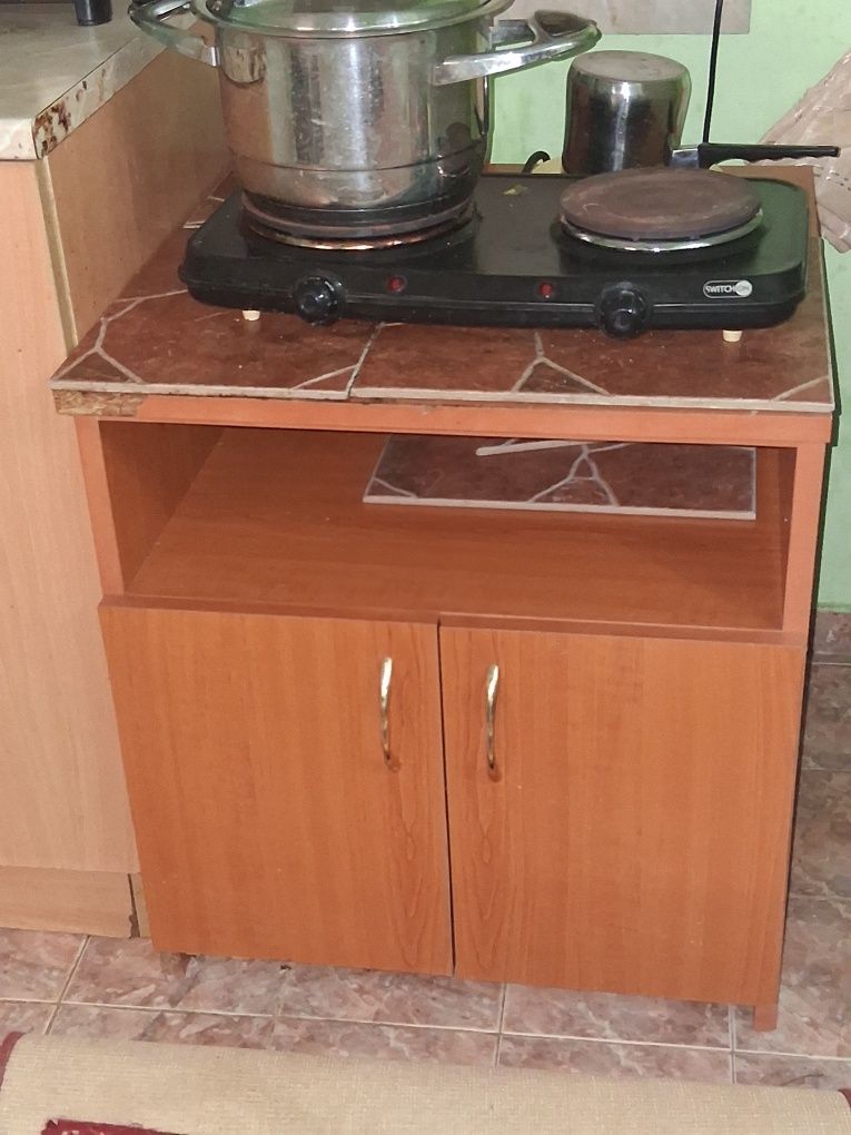 Мебели в отлично състояние.