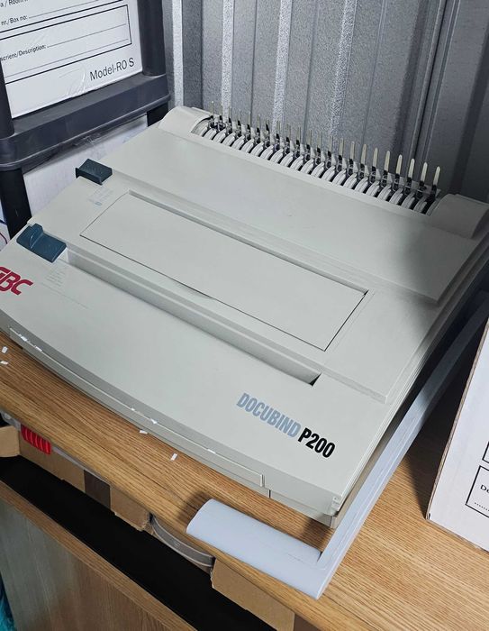 Aparat de indosariat cu spirala GBC Docubind P200 - stare f buna