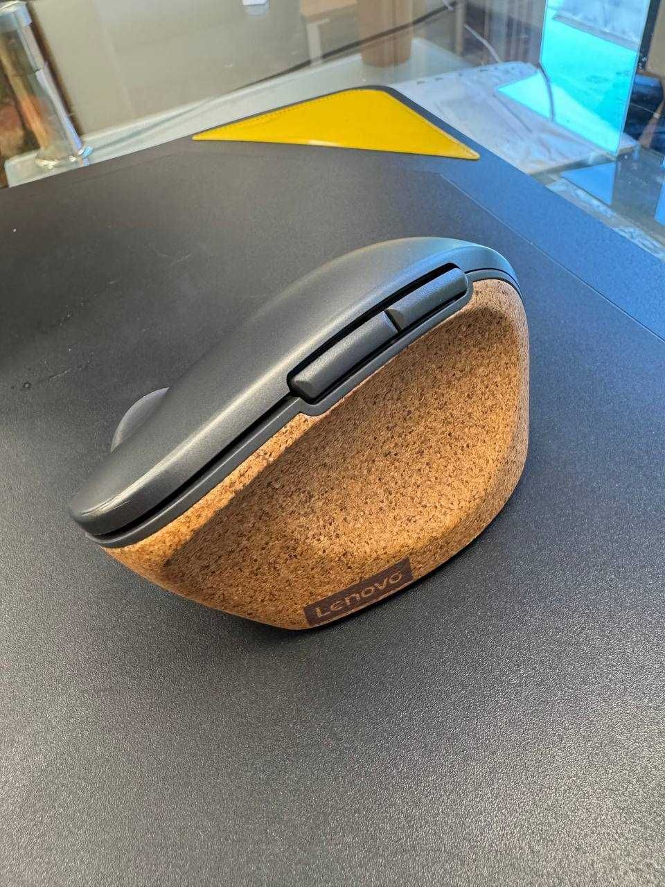 Безжична мишка Lenovo GO Vertical