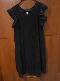 Черна плисирана рокля