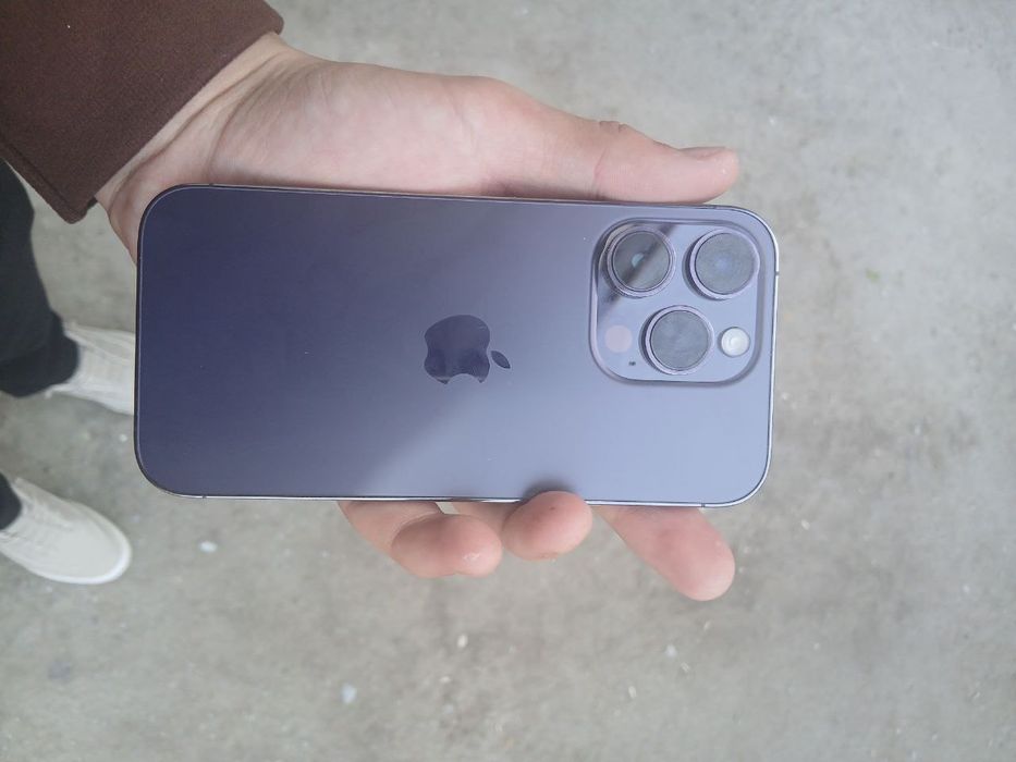 Iphone 14pro 300$ aybi borligi uchun arzon sotilayabti