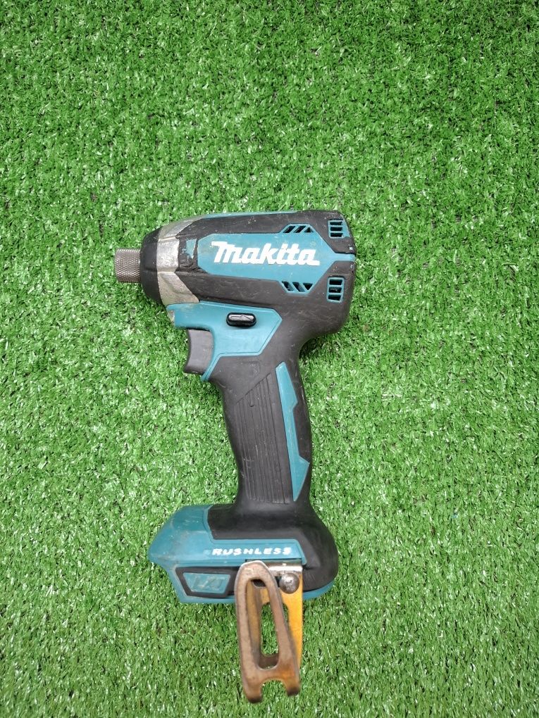 Безчетков импакт на Makita DTD153
