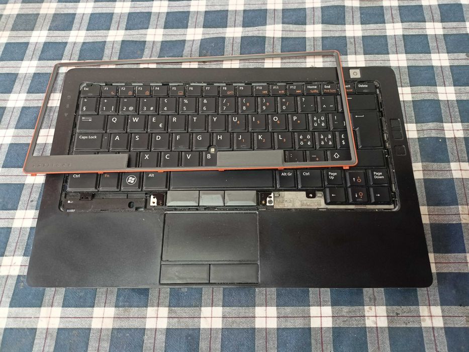 Carcasa module Dell Latitude E6320