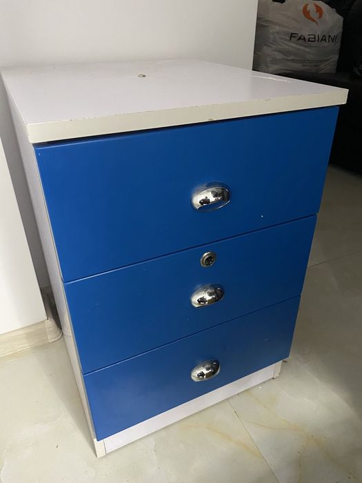 шкаф със витрина от естествено дърво ношно шкафче за спалня 2 бр