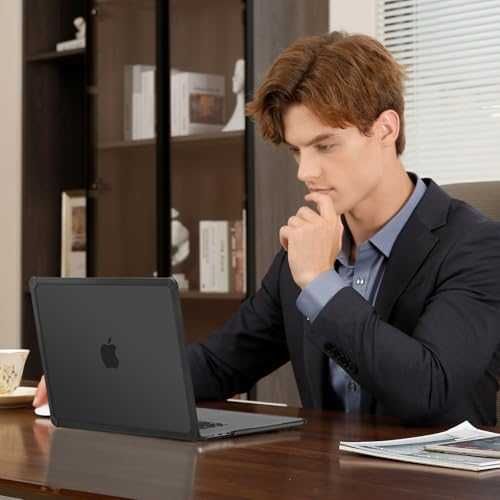 Нов MacBook Air 15" Калъф Черен TPU + Клавиатурен Капак А3241 А3114