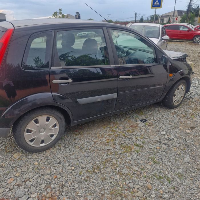 vand masina ford pentru rabla