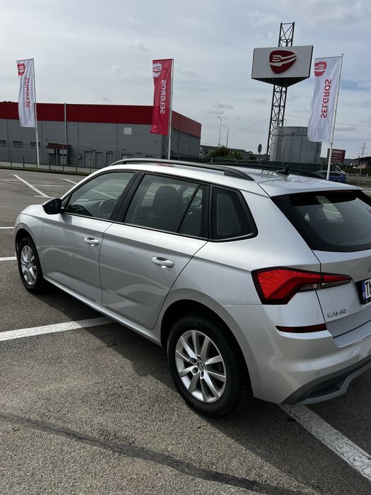 Vand skoda kamiq, an 2022,km66000, motor 1,0 benz,pret 14700.