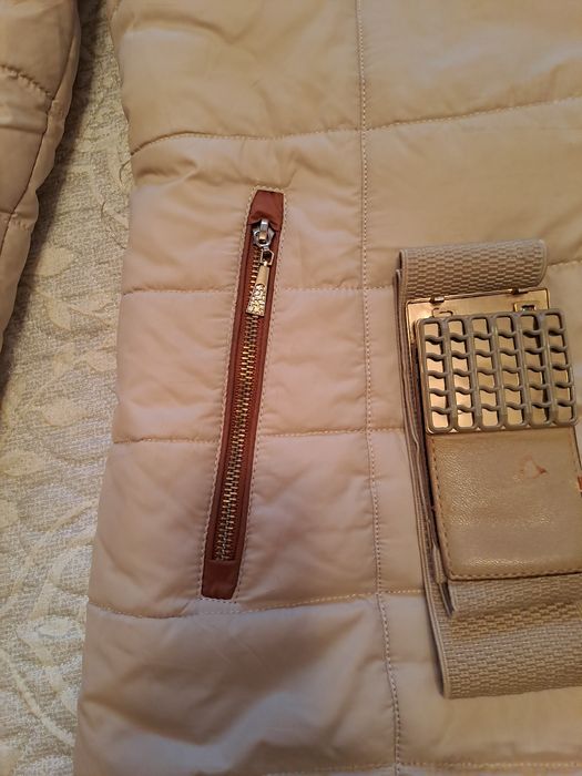 Продаётся пуховик размер.44-48