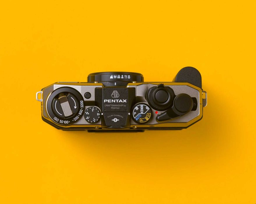 Нов филмов фотоапарат Pentax 17 Half Frame