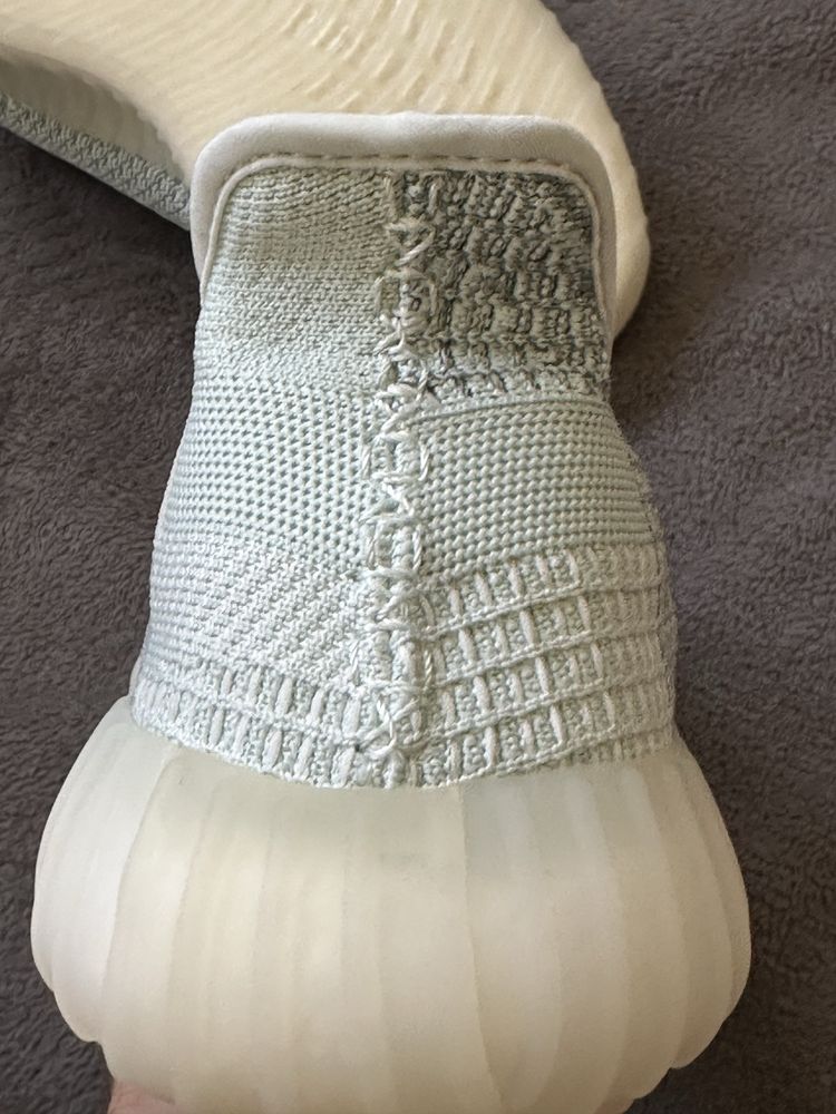 Adidas Yeezy Cloud White (CALITATE PREMIUM)