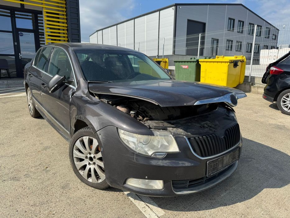 Dezmembrez / Dezmembrari / Piese / Accesorii Skoda superb 2 2009 2.0 tdi cbbb dsg lqt stanga bixenon