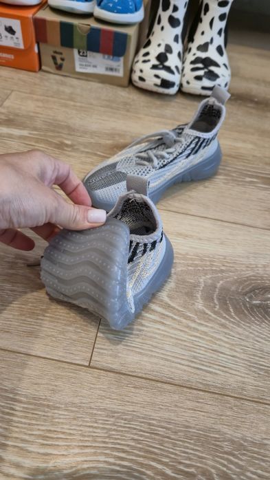 Adidași slip on marimea 30