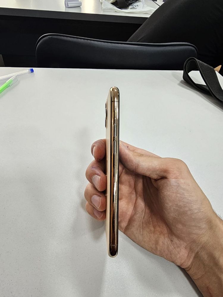 Iphone 11 pro 64 gold