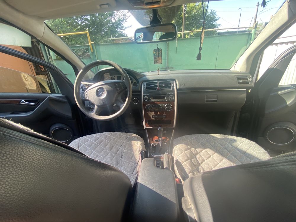 Mersedes-benz B 180