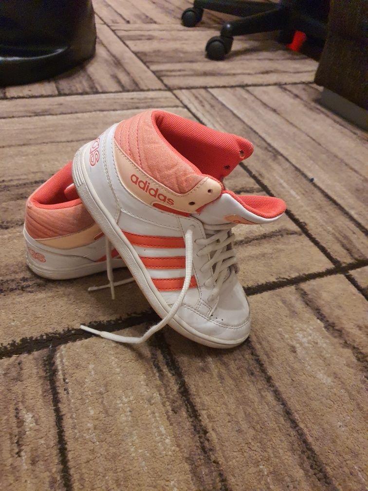 Ghete Adidas mărimea 32