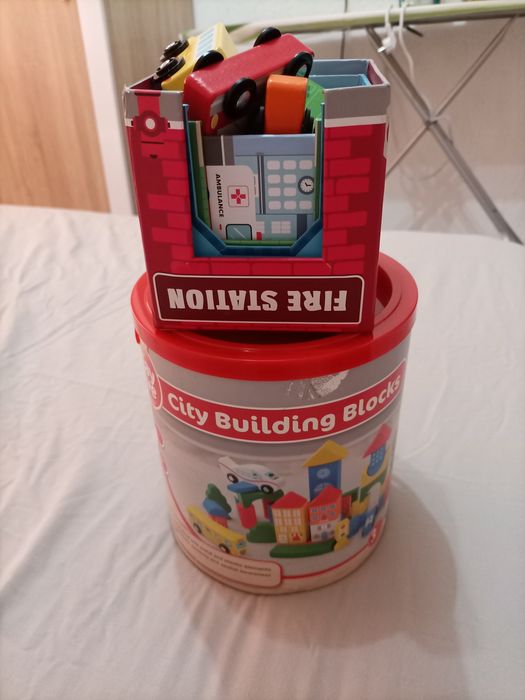 Детски дървен конструктор+кула с гаражи