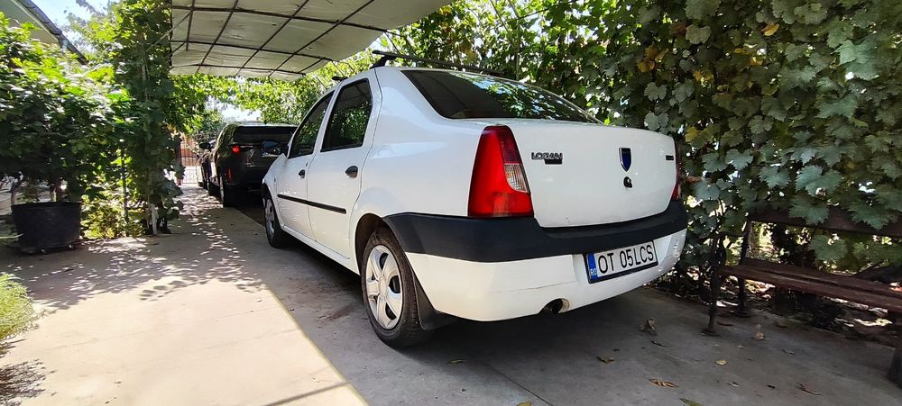 Vând Dacia Logan 2007