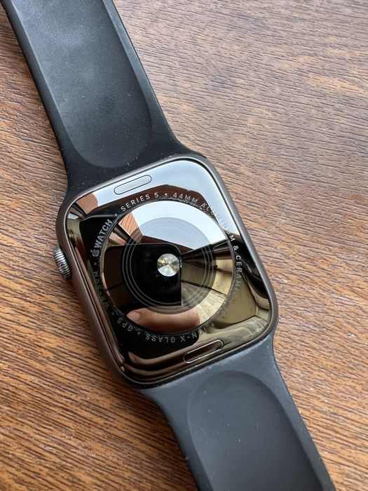 Apple iwatch 5 44mm sotladi