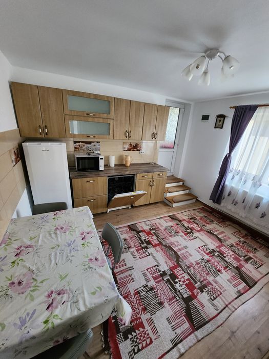 Închiriez casa in zona linistita